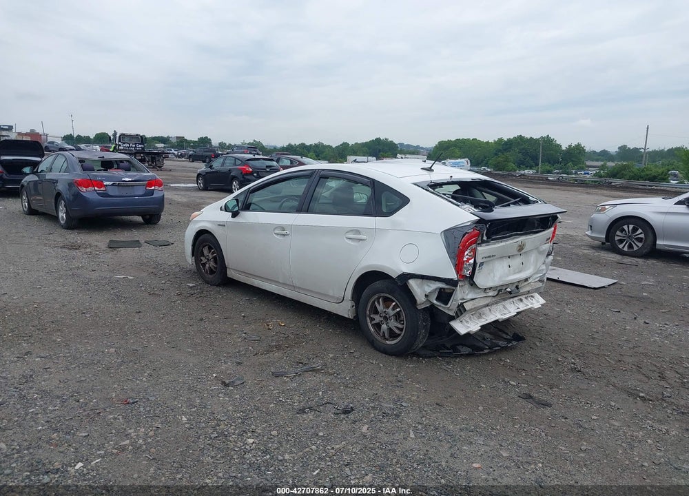 2013 TOYOTA PRIUS VIN: JTDKN3DU7D5588500