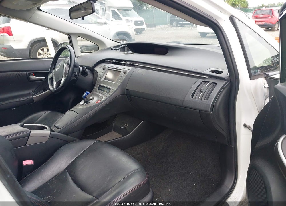 2013 TOYOTA PRIUS VIN: JTDKN3DU7D5588500