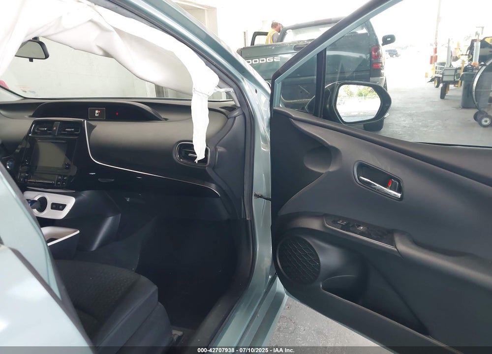 2016 TOYOTA PRIUS VIN: JTDKARFU4G3004839