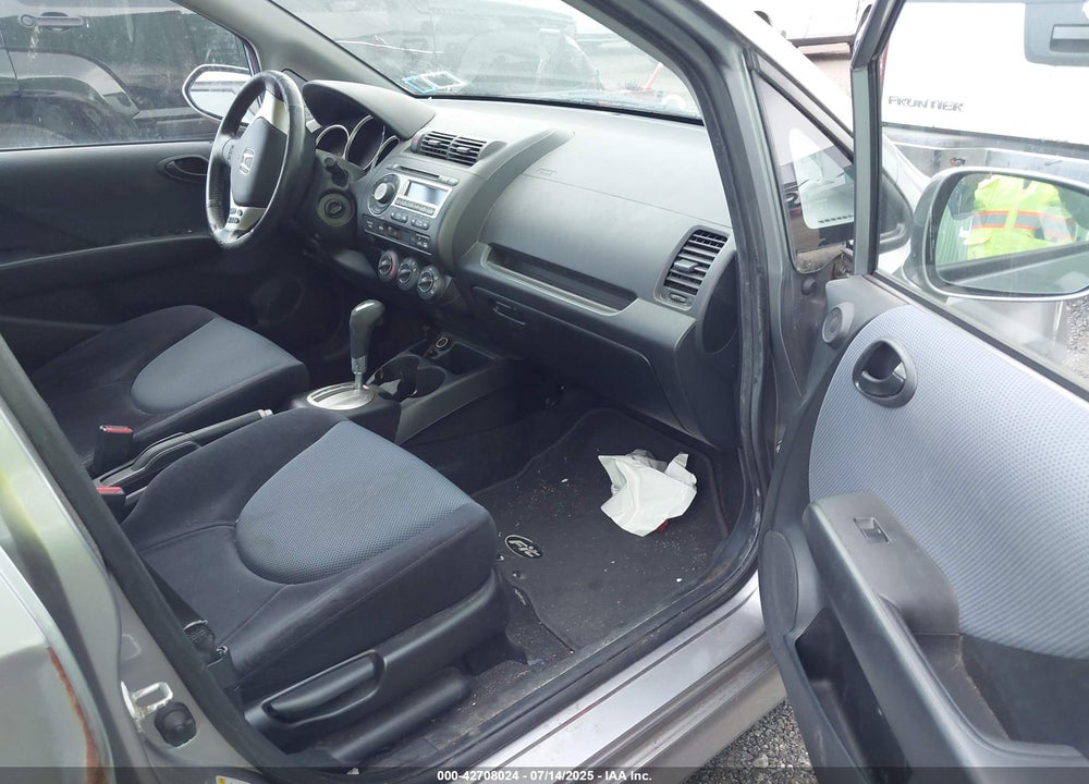 2008 HONDA FIT VIN: JHMGD38678S016515