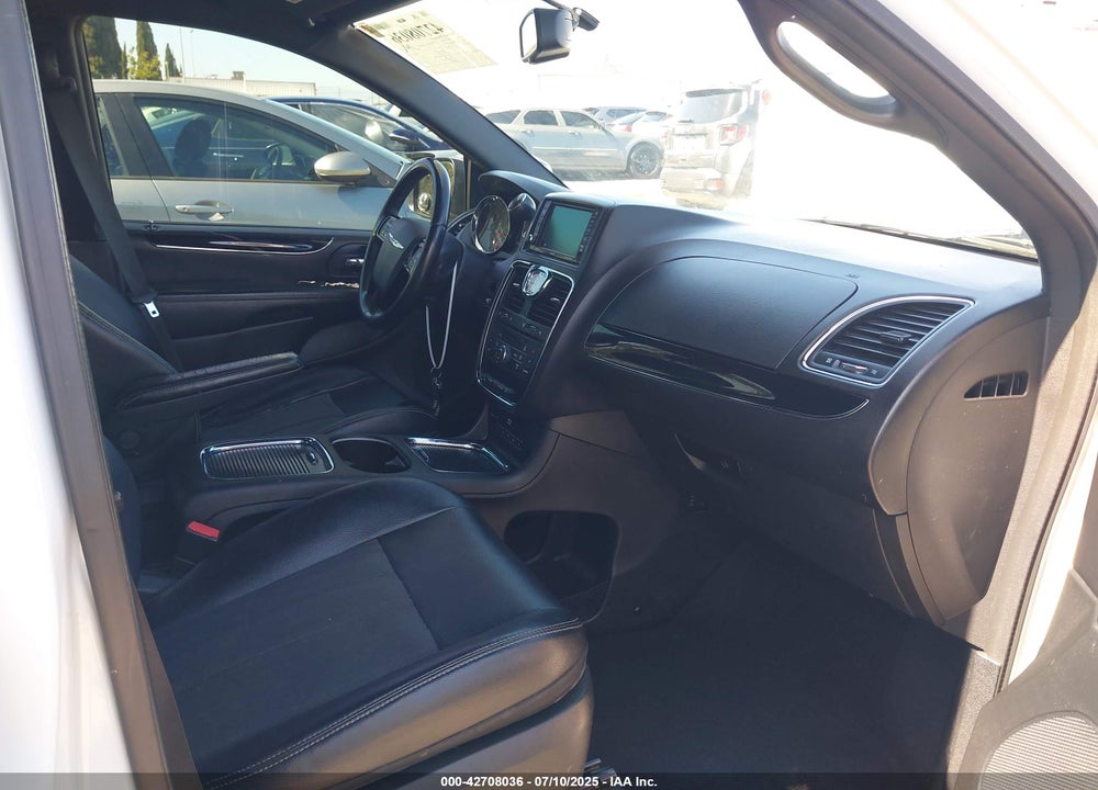 2013 CHRYSLER TOWN & COUNTRY S VIN: 2C4RC1HG4DR816260