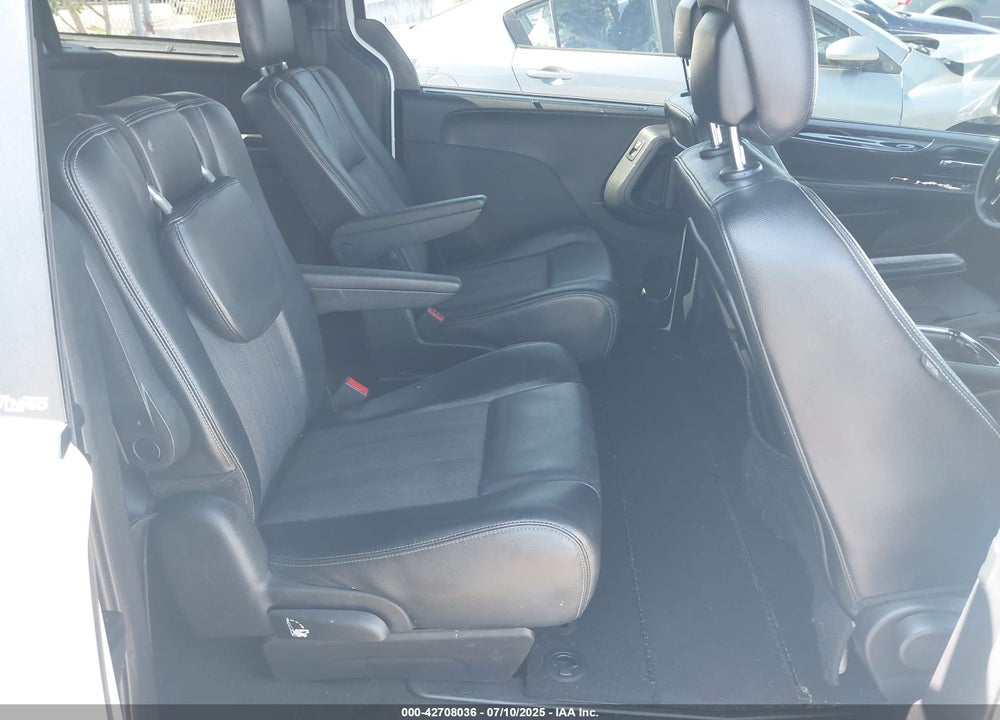 2013 CHRYSLER TOWN & COUNTRY S VIN: 2C4RC1HG4DR816260
