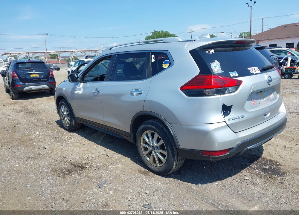 2017 NISSAN ROGUE VIN: JN8AT2MT4HW391811