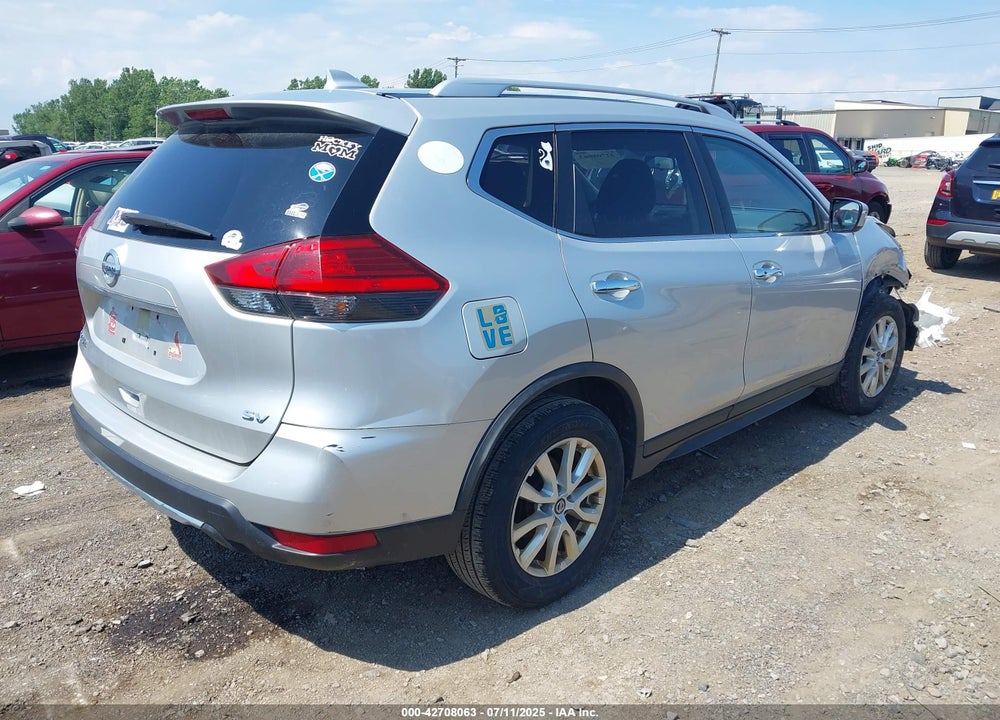 2017 NISSAN ROGUE VIN: JN8AT2MT4HW391811
