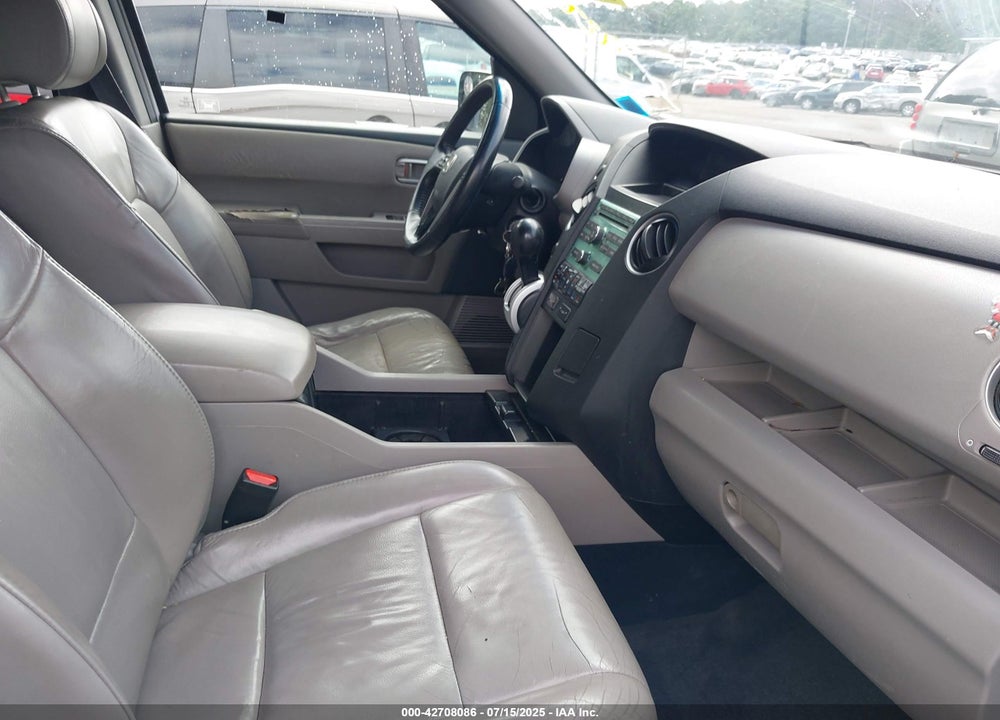 2011 HONDA PILOT VIN: 5FNYF4H59BB063773
