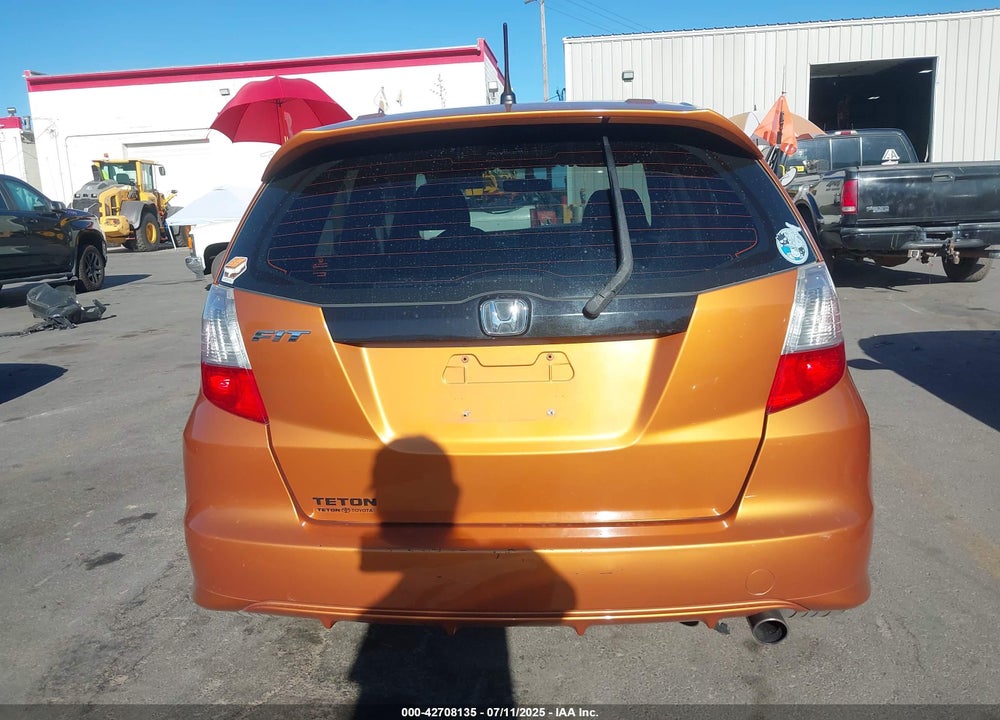 2009 HONDA FIT SPORT VIN: JHMGE88469S053131