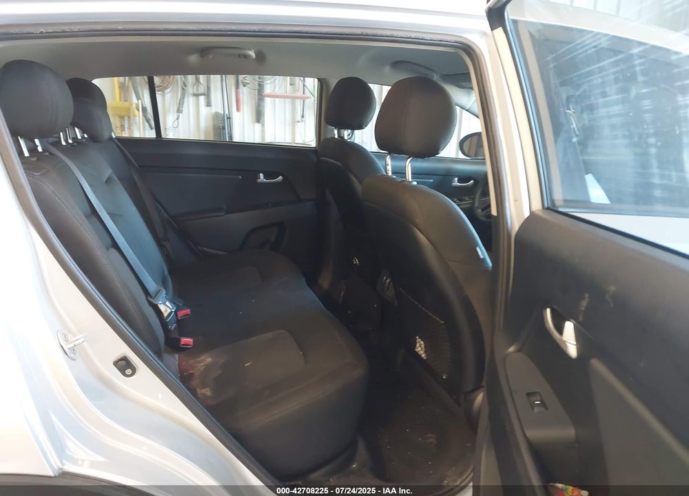 2016 KIA SPORTAGE VIN: KNDPB3AC4G7869396