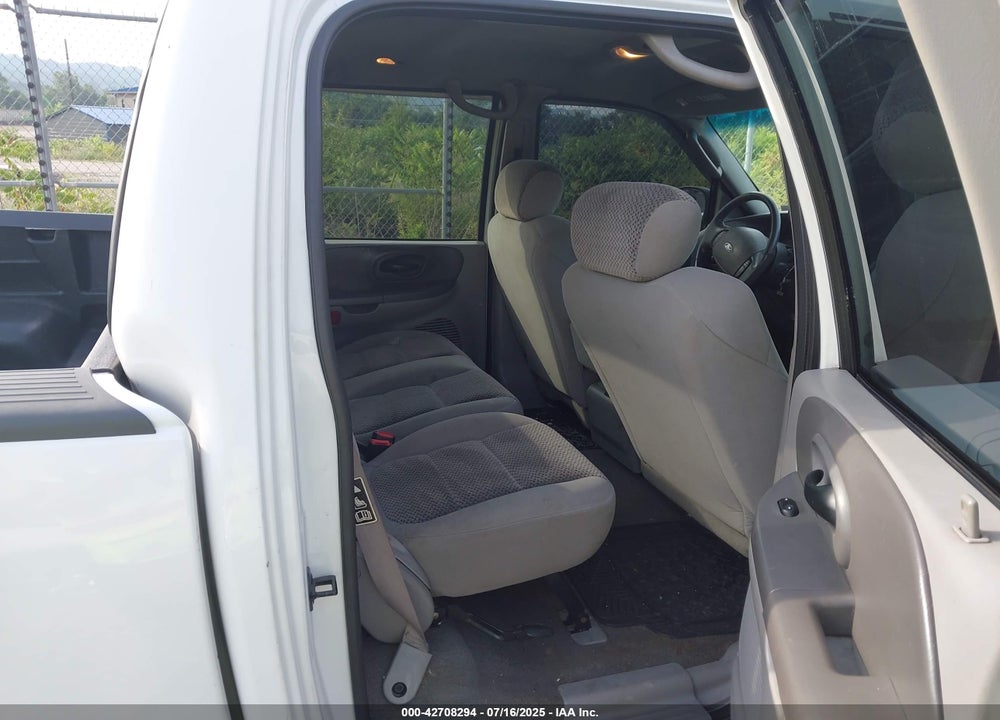 2002 FORD F-150 LARIAT/XLT VIN: 1FTRW08L22KD88621