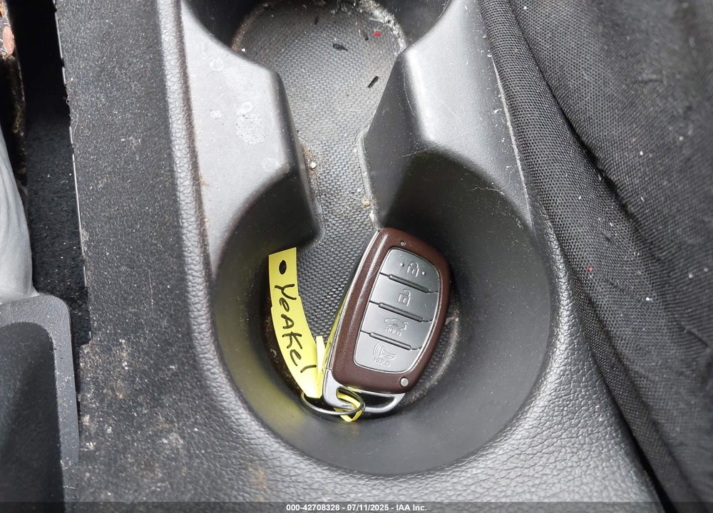 2020 HYUNDAI ELANTRA VIN: 5NPD84LFXLH632240