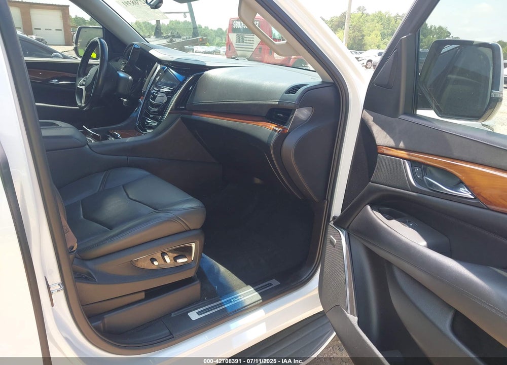 2016 CADILLAC ESCALADE LUXURY COLLECTION VIN: 1GYS3BKJ4GR459937