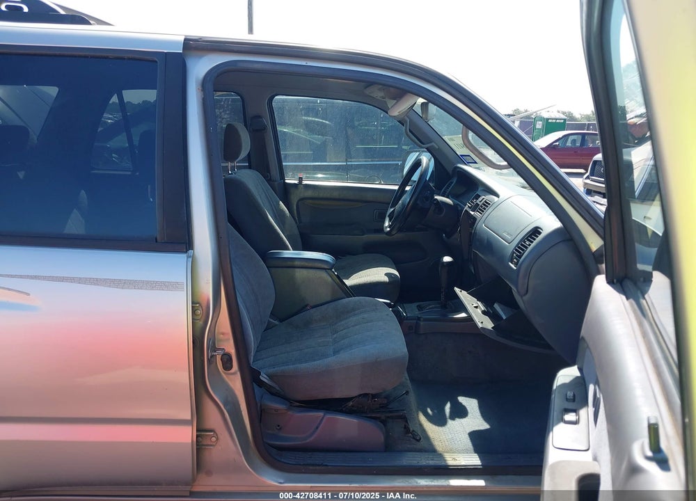 2000 TOYOTA 4RUNNER VIN: JT3GM84R4Y0057196
