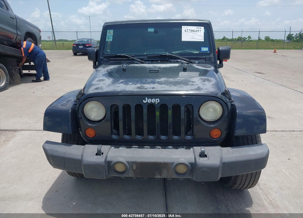 2007 JEEP WRANGLER / VIN: 1J4GB59117L208103