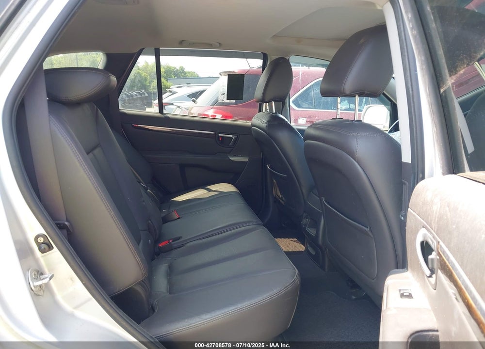 2011 HYUNDAI SANTA FE VIN: 5XYZKDAG6BG021968