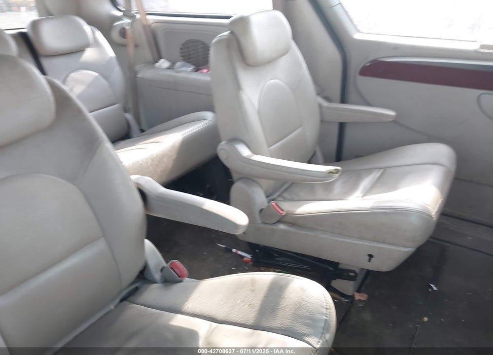 2006 CHRYSLER TOWN & COUNTRY LIMITED VIN: 2A4GP64L96R821642
