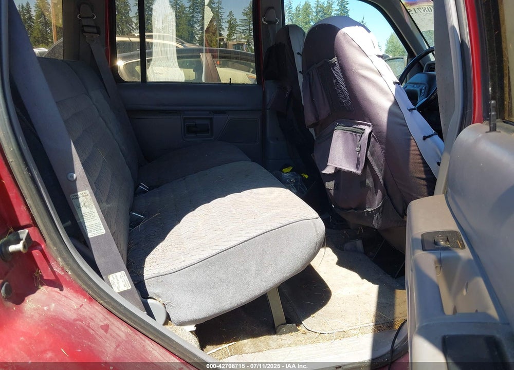 1993 FORD EXPLORER VIN: 1FMDU34X6PUC83243