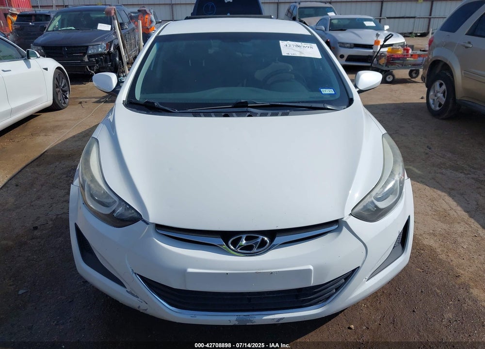 2016 HYUNDAI ELANTRA VIN: 5NPDH4AE2GH737452