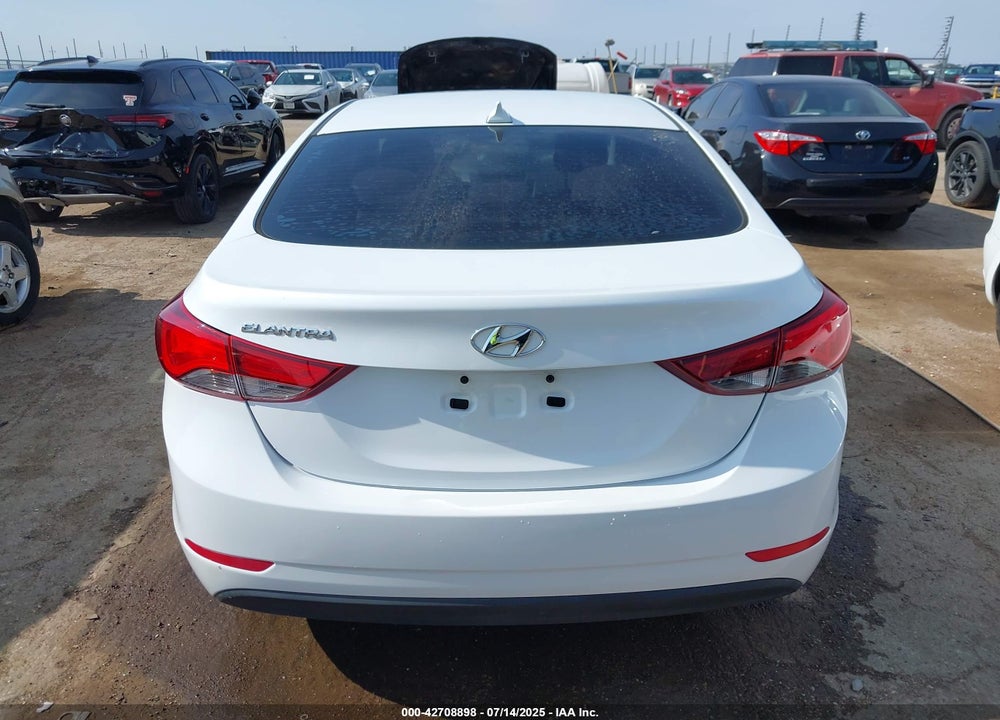 2016 HYUNDAI ELANTRA VIN: 5NPDH4AE2GH737452