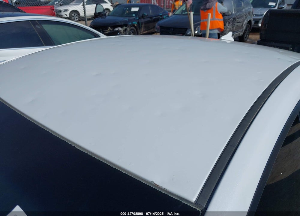 2016 HYUNDAI ELANTRA VIN: 5NPDH4AE2GH737452