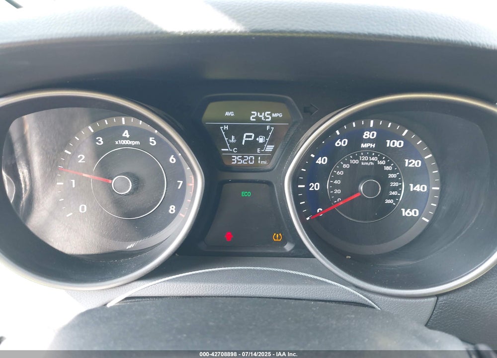 2016 HYUNDAI ELANTRA VIN: 5NPDH4AE2GH737452