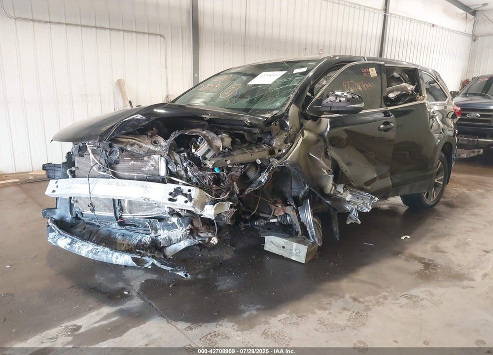 2019 TOYOTA HIGHLANDER LE PLUS VIN: 5TDBZRFH3KS933004