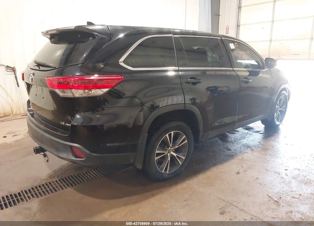 2019 TOYOTA HIGHLANDER LE PLUS VIN: 5TDBZRFH3KS933004