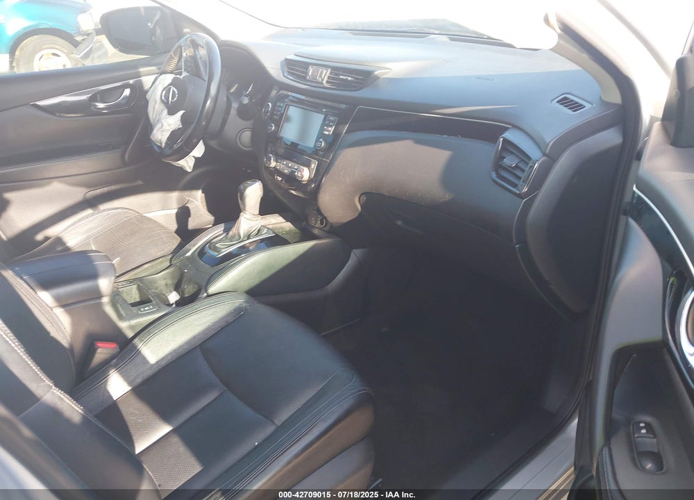 2017 NISSAN ROGUE SPORT VIN: JN1BJ1CPXHW027917