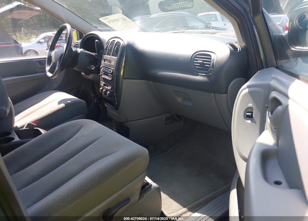 2005 DODGE GRAND CARAVAN SXT VIN: 2D4GP44LX5R581304