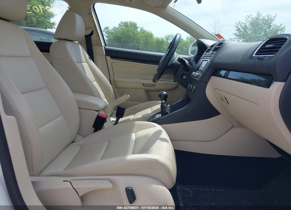 2011 VOLKSWAGEN JETTA VIN: 3VWML7AJ6BM692948