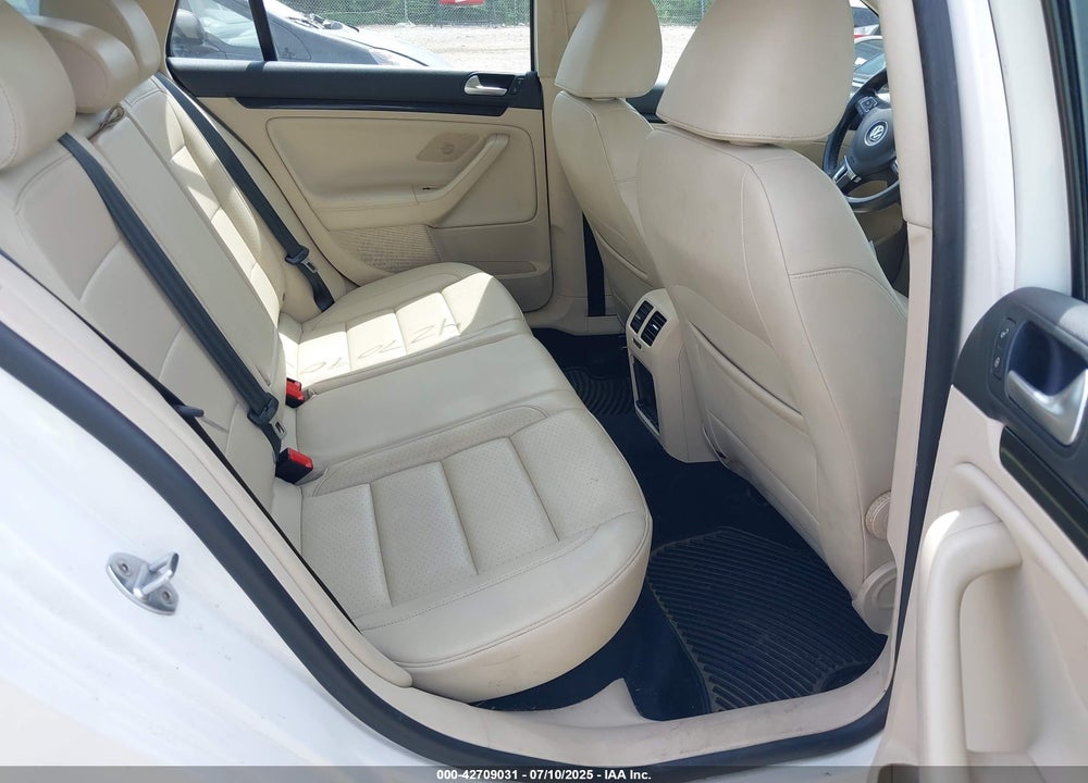 2011 VOLKSWAGEN JETTA VIN: 3VWML7AJ6BM692948