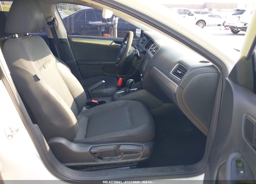 2015 VOLKSWAGEN JETTA VIN: 3VWD17AJ5FM258354