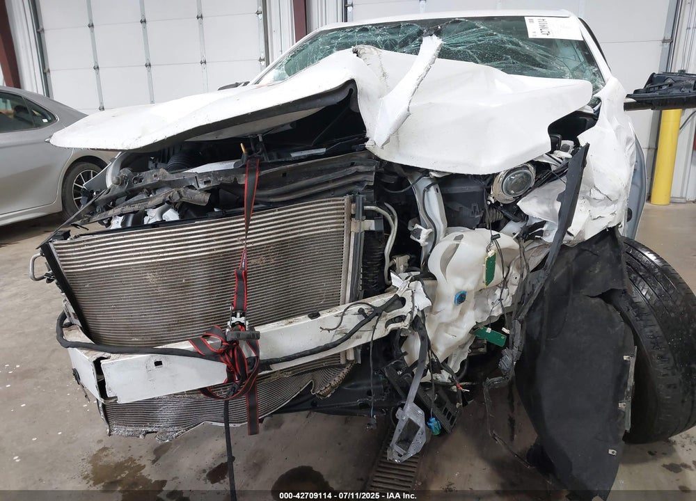 2019 CHEVROLET EQUINOX VIN: 2GNAXSEV1K6144500