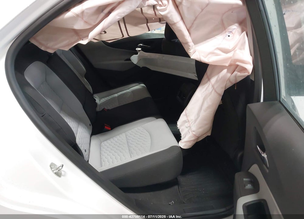 2019 CHEVROLET EQUINOX VIN: 2GNAXSEV1K6144500