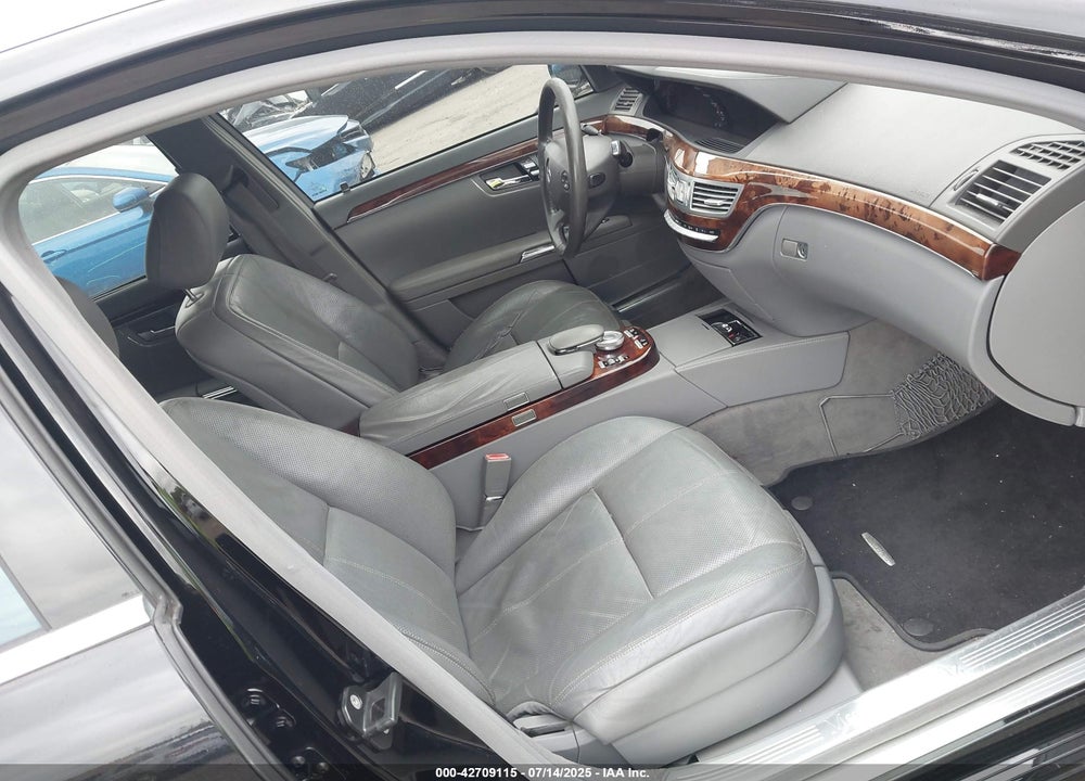 2007 MERCEDES-BENZ S 550 VIN: WDDNG71X67A086219