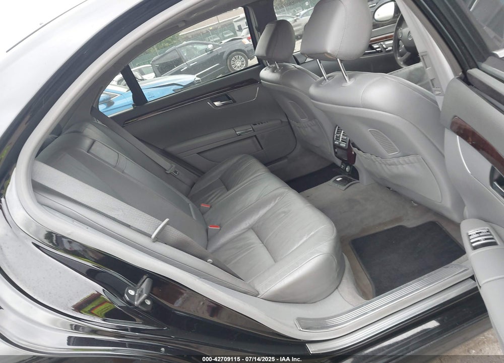 2007 MERCEDES-BENZ S 550 VIN: WDDNG71X67A086219