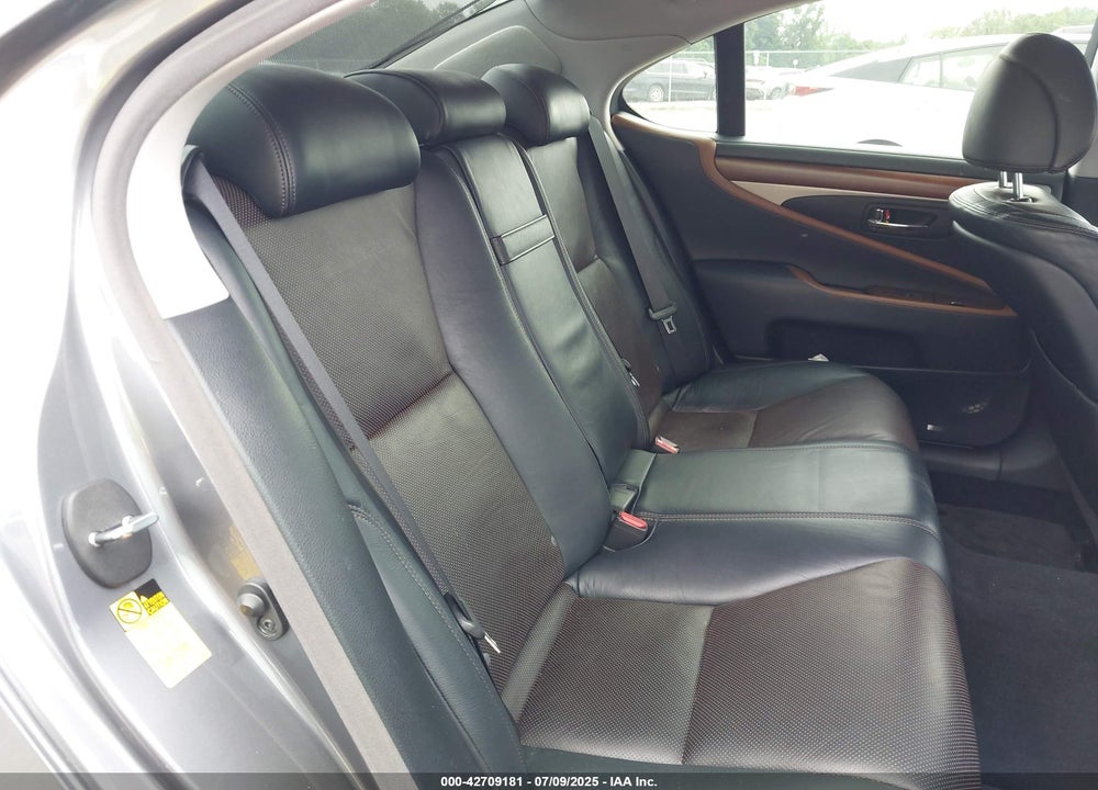 2013 LEXUS LS460 VIN: JTHCL5EF8D5017831