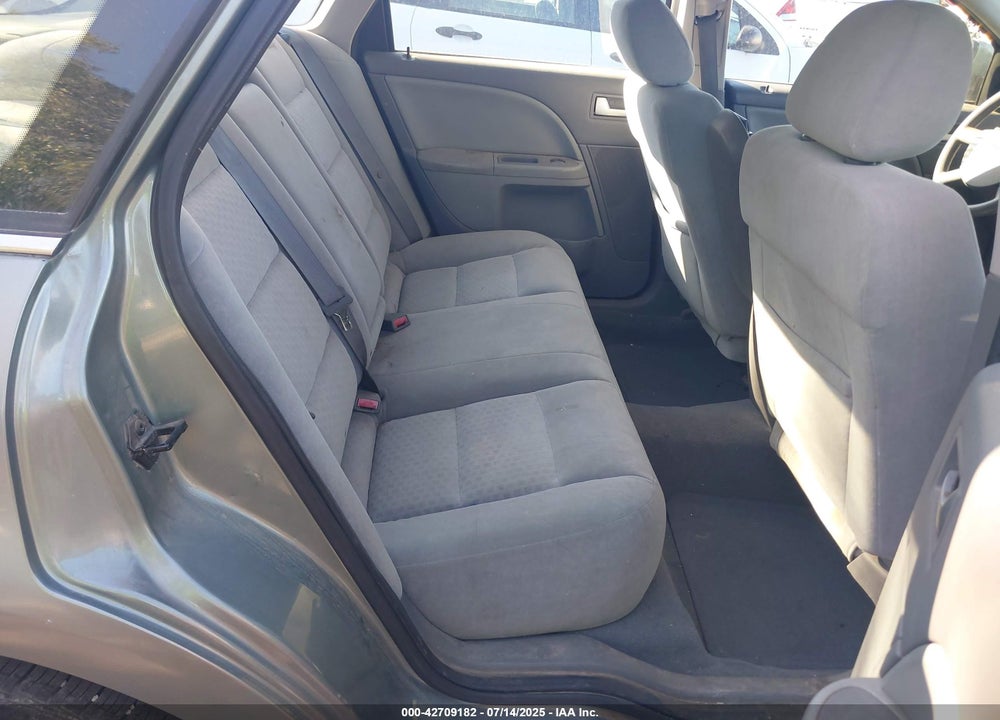 2005 FORD FIVE HUNDRED SE VIN: 1FAFP23135G195408