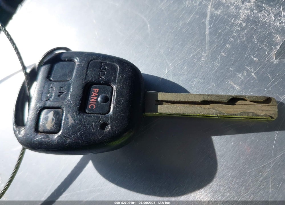 2004 LEXUS IS 300 VIN: JTHBD192440083332