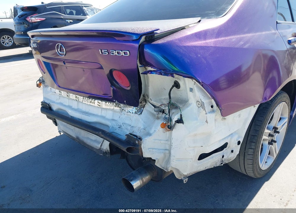 2004 LEXUS IS 300 VIN: JTHBD192440083332
