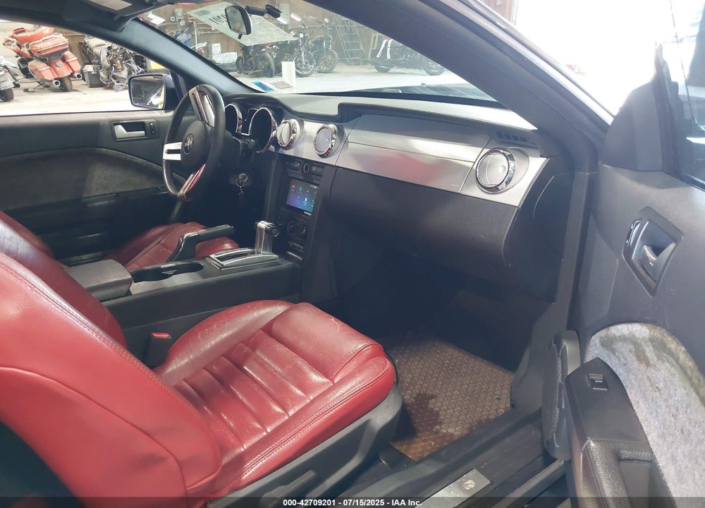2008 FORD MUSTANG VIN: 1ZVHT82H485167873