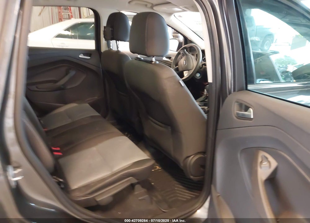 2017 FORD ESCAPE VIN: 1FMCU9GDXHUA49429