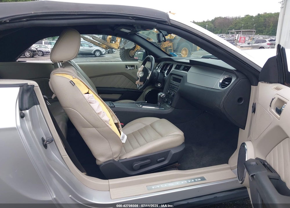 2011 FORD MUSTANG VIN: 1ZVBP8EM9B5121479