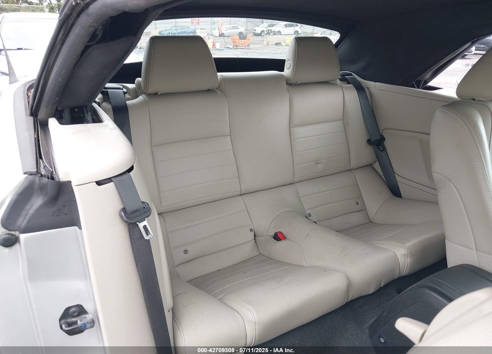 2011 FORD MUSTANG VIN: 1ZVBP8EM9B5121479