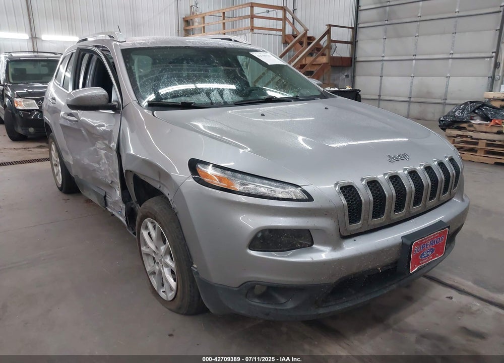 2018 JEEP CHEROKEE LATITUDE FWD VIN: 1C4PJLCB3JD538132