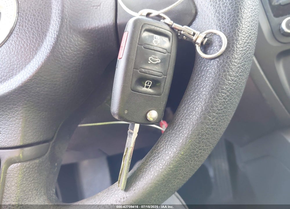 2011 VOLKSWAGEN JETTA VIN: 3VWDZ7AJ7BM386016