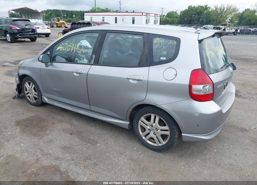 2007 HONDA FIT VIN: JHMGD38607S027483