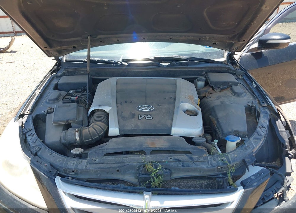 2009 HYUNDAI GENESIS VIN: KMHGC46E09U028897