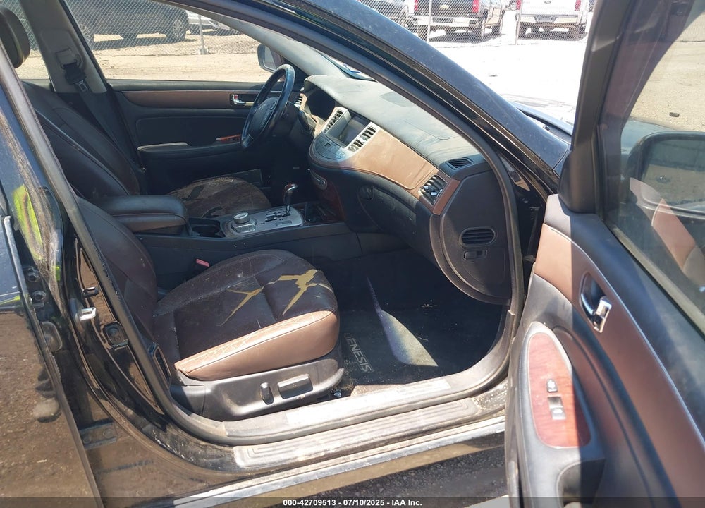 2009 HYUNDAI GENESIS VIN: KMHGC46E09U028897