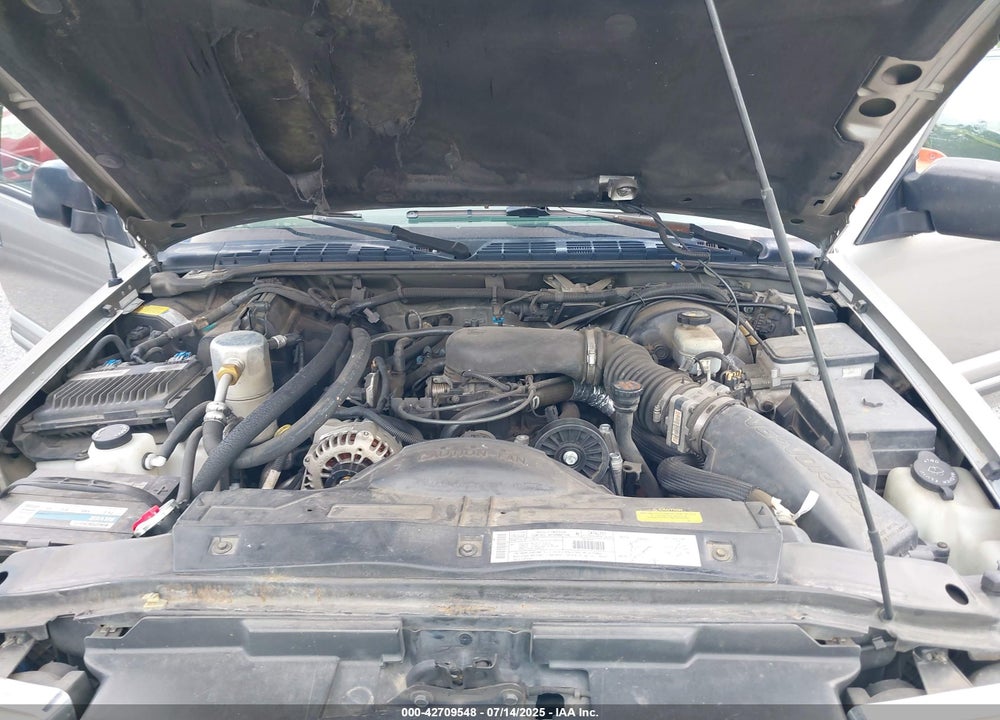 2000 CHEVROLET BLAZER LS VIN: 1GNDT13W6Y2108340