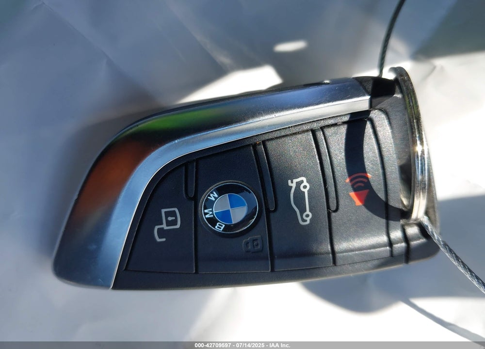 2021 BMW X3 VIN: 5UXTY3C02M9G99444