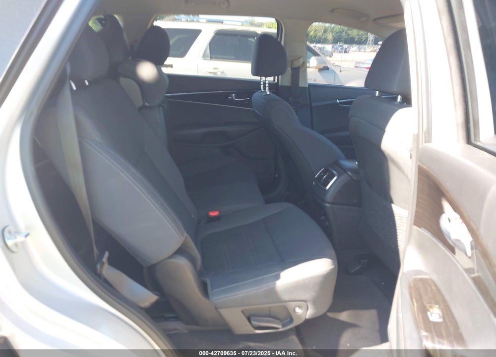 2020 KIA SORENTO 2.4L LX VIN: 5XYPGDA31LG704491